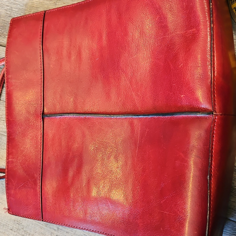 Red Pelle Studio By Wilsons Leather. Italian leather. Shows Signs of wear - Picture 6 of 9